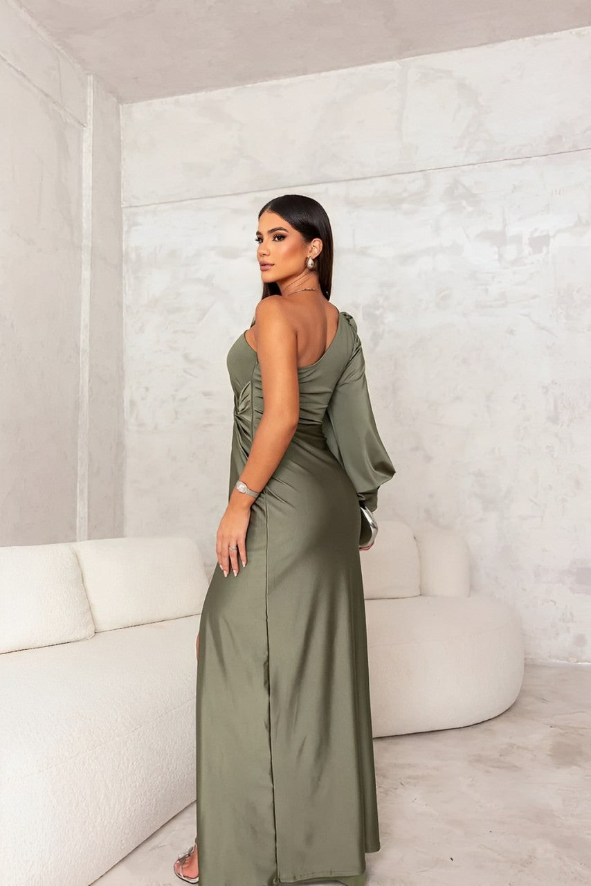 Maison Bonnetterie™ | Robe élégante Livia à épaules dénudées et fente latérale